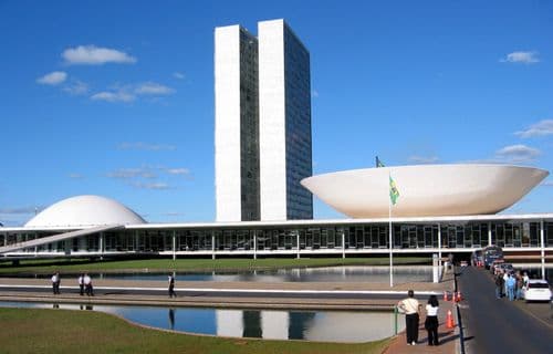 Frente Parlamentar apresenta projeto para acabar com propaganda de bets