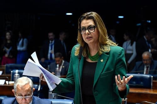 Emenda de Efraim Filho propõe IR de 20% sobre apostas e levanta risco de fuga para mercado ilegal