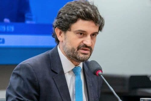 Governo quer conscientizar jovens atletas sobre riscos das apostas esportivas, afirma secretário