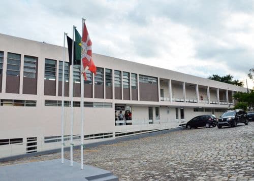 Justiça determina suspensão nacional da Pixbet, Flabet e Bet da Sorte por falhas na proteção de menores