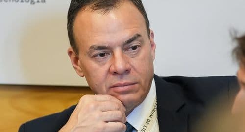 Mercado ilegal de apostas pode representar até metade do setor no Brasil, diz ANJL