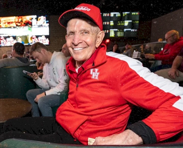 Mattress Mack aposta US$1 milhão para o Houston ser o campeão da temporada